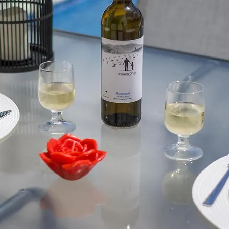 Enchanted Sunlit Retreat 1 Ίσθμια