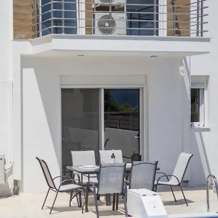 Enchanted Sunlit Retreat 1 *