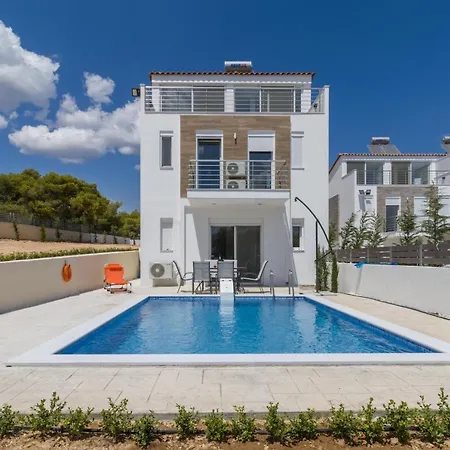 Enchanted Sunlit Retreat 1 فيلة *