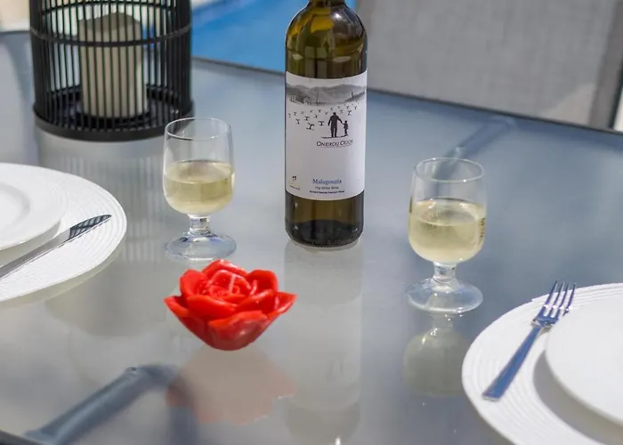 Enchanted Sunlit Retreat 1 إسثْمِيا