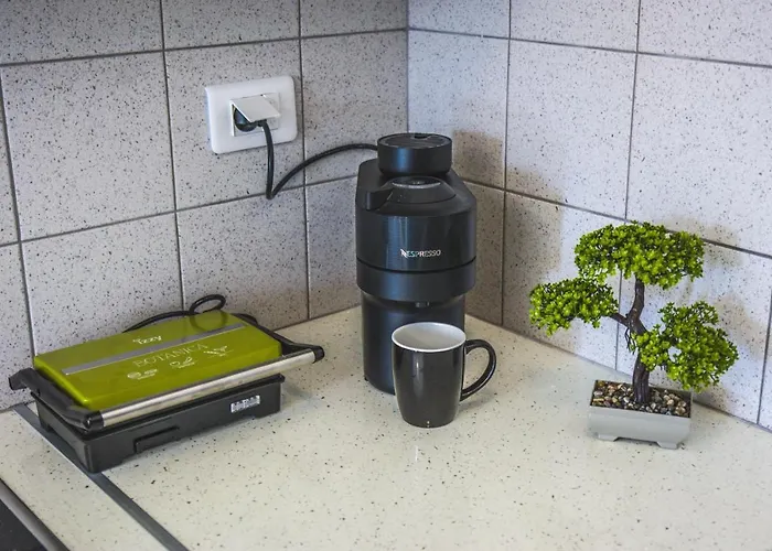 Enchanted Sunlit Retreat 1 إسثْمِيا