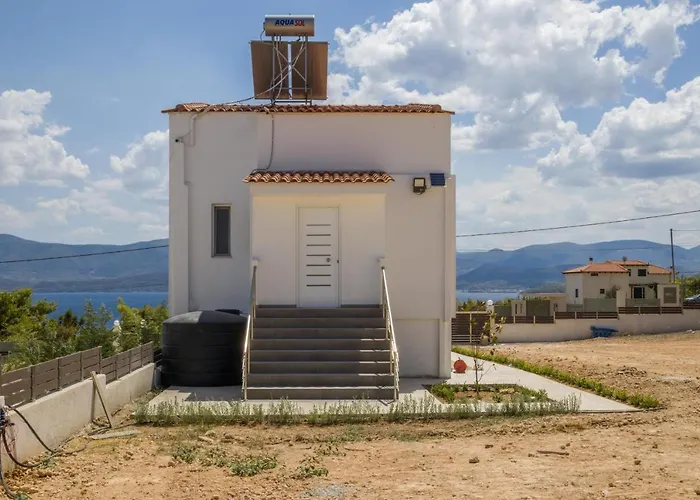 Enchanted Sunlit Retreat 1 فيلة