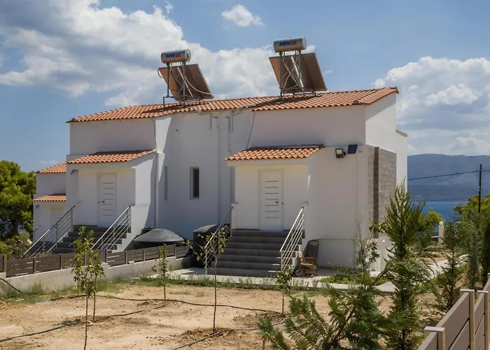 Enchanted Sunlit Retreat 1 فيلة *