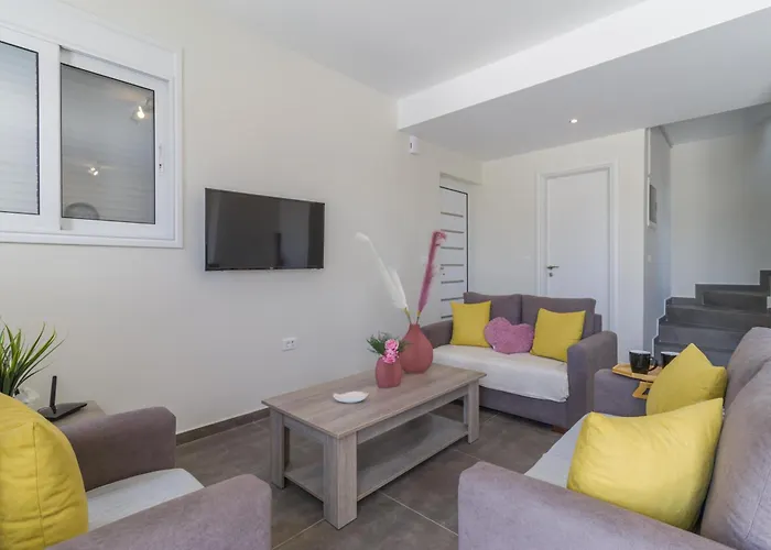 Enchanted Sunlit Retreat 1 فيلة *