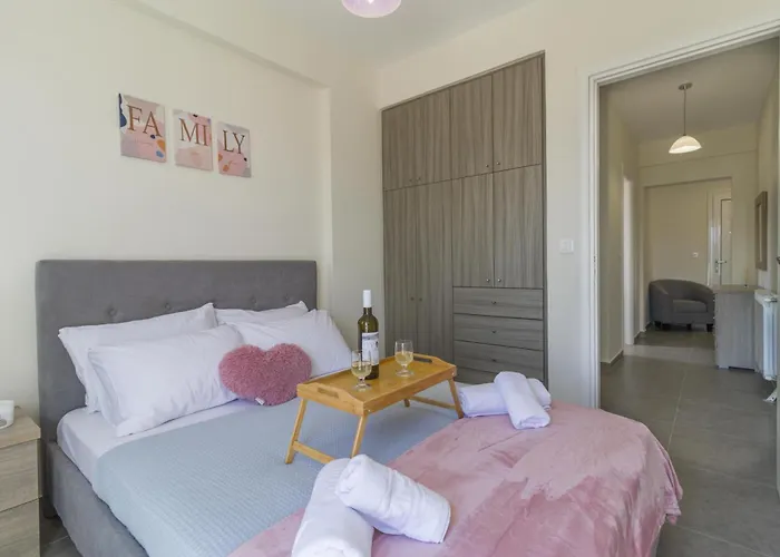 Enchanted Sunlit Retreat 1 إسثْمِيا